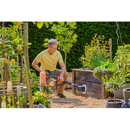 Artikelbild 5 für GARDENA AquaBrush Universal 04/18V P4A Ready-To-Use Set Akku-Terrassenreiniger-Set 18,0 V, mit 1 Akku, Artikelnummer 499149