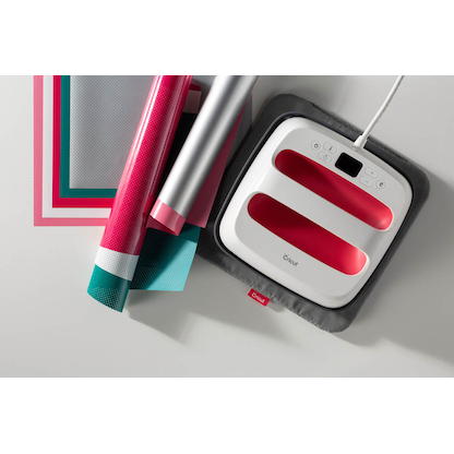 Artikelbild 2 für cricut™ EasyPress Wärmeschutzmatte für Transferpresse schützt Arbeitsoberflächen vor Hitze, leitet Feuchtigkeit ab 305 x 305 mm (12 x 12 Zoll), Artikelnummer 741763