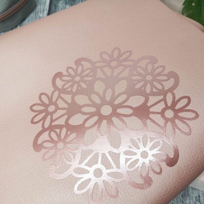 Artikelbild 3 für plottiX SpeedFlex Metallic Aufbügelfolie gelb Flex-Folie 32,0 x 50,0 cm, 1 Rolle, Artikelnummer 542262