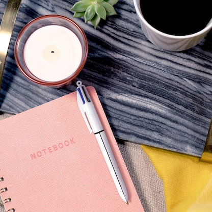 Artikelbild 7 für BIC 4-Farben-Kugelschreiber 4 Colours Shine metallic-silber, Schreibfarbe: blau, schwarz, rot, grün, 1 St., Artikelnummer 314282