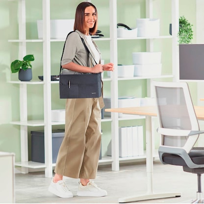 Artikelbild 6 für AKTION: LEITZ Laptoptasche Desk Sharing kompakt Stoff samtgrau 65760089 bis 35,6 cm (14 Zoll) mit Prämie nach Registrierung, Artikelnummer 507416