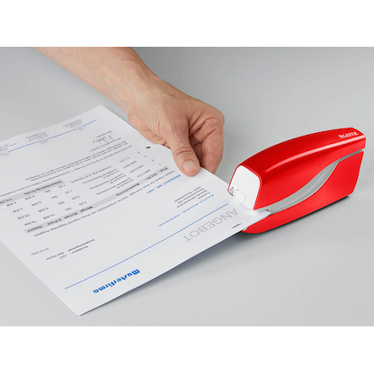 Artikelbild 4 für AKTION: LEITZ Elektrohefter NeXXt Series WOW 5566 rot-metallic mit Prämie nach Registrierung, Artikelnummer 235329