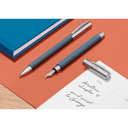 Artikelbild 4 für FABER-CASTELL Ambition Edelharz Patronenfüller blau/silber M (mittel), Artikelnummer 100379