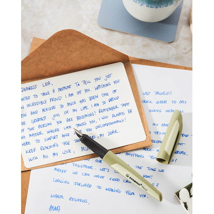 Artikelbild 3 für STABILO Flow MONOCHROME Patronenfüller pastellkaki M (mittel), Artikelnummer 515249