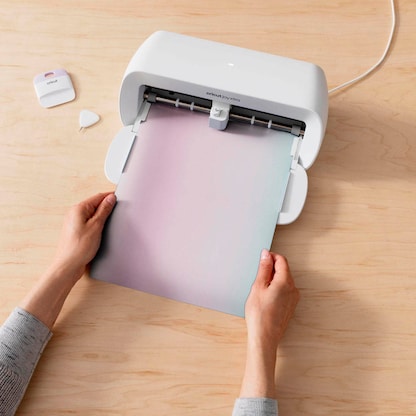 Artikelbild 3 für cricut™ Joy Xtra Smart Iron-On Holografisches-Muster Aufbügelfolie farbsortiert 24,1 x 30,5 cm, 3 St., Artikelnummer 299699