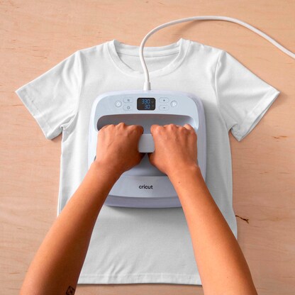 Artikelbild 5 für cricut™ Iron-On bedruckbare Aufbügelfolie weiß 21,0 x 29,7 cm, 5 St., Artikelnummer 299999