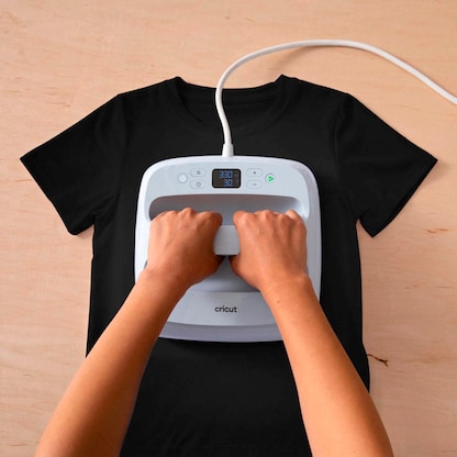 Artikelbild 6 für cricut™ Joy Xtra Smart Iron-On Holografisches-Muster Aufbügelfolie farbsortiert 24,1 x 30,5 cm, 3 St., Artikelnummer 299699