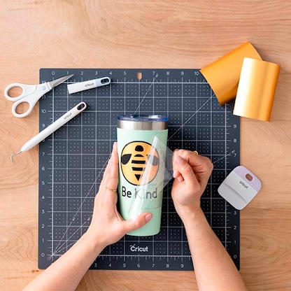 Artikelbild 4 für cricut™ Joy Xtra Transferfolie für Vinylfolien 24,1 cm x 6,0 m, 1 Rolle, Artikelnummer 300029