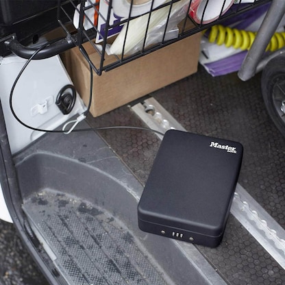 Artikelbild 6 für Master Lock® Tragbarer Tresor P005CEURBLKHRO schwarz 15,0 x 20,3 x 6,6 cm, Artikelnummer 727822