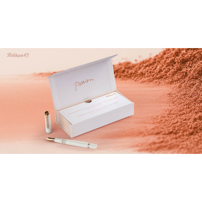 Artikelbild 8 für Pelikan Souverän M600 Kolbenfüller weiß/rose-gold F (fein), Artikelnummer 688749